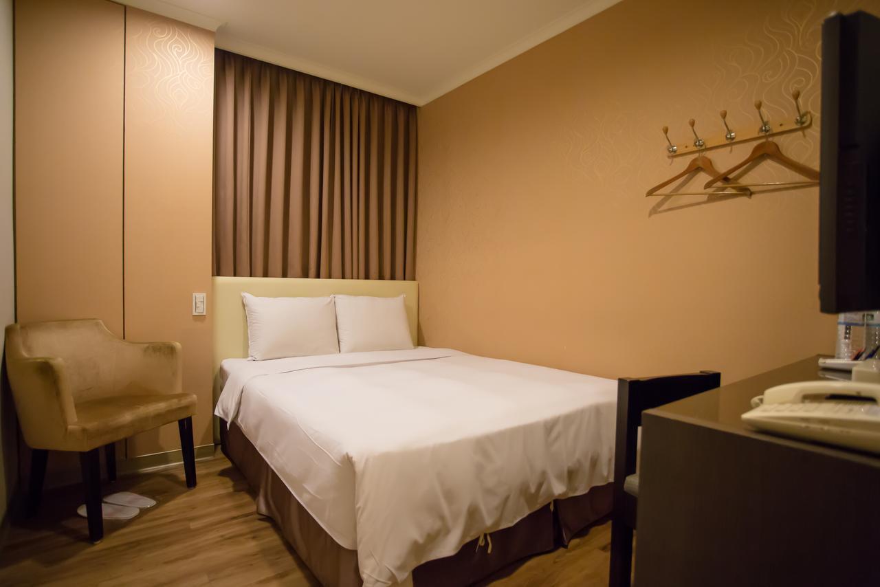 Garden Hotel Tajcshung Kültér fotó