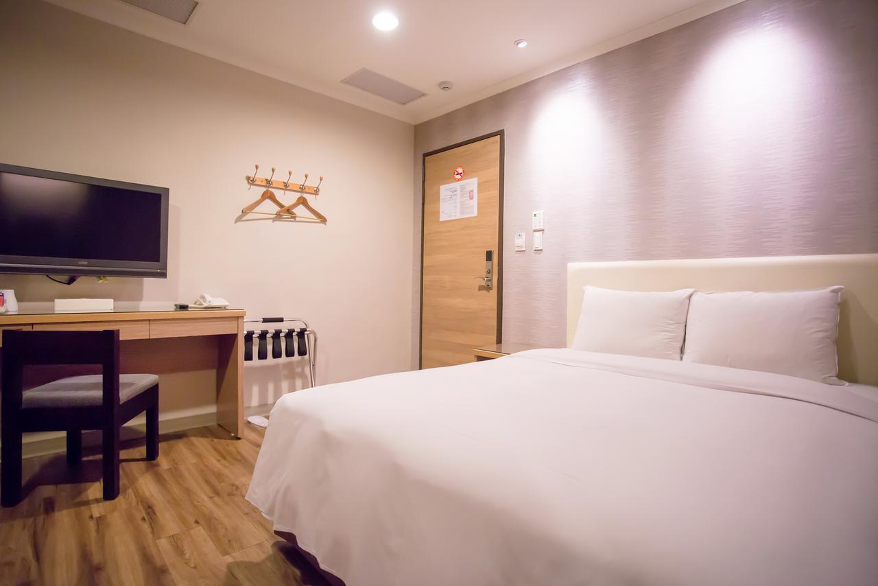 Garden Hotel Tajcshung Kültér fotó