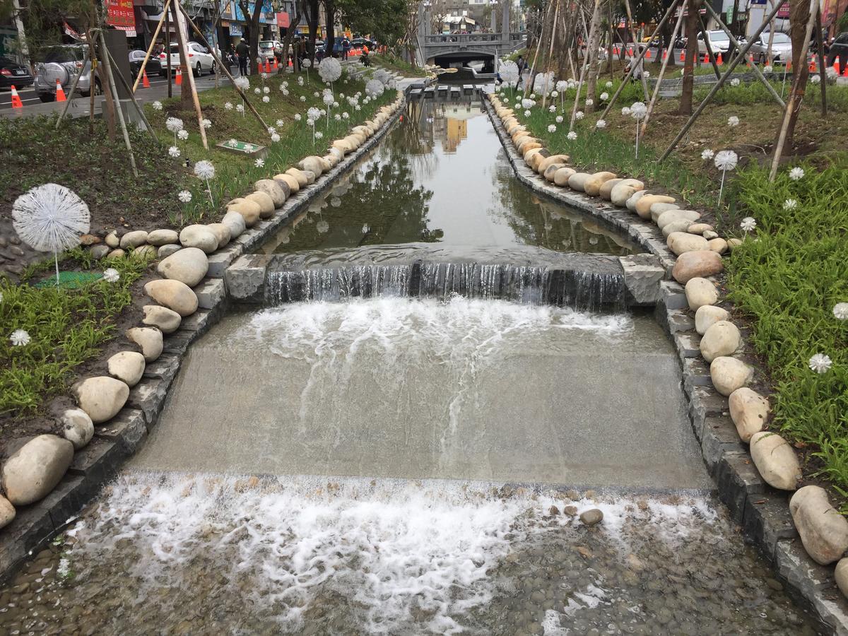 Garden Hotel Tajcshung Kültér fotó