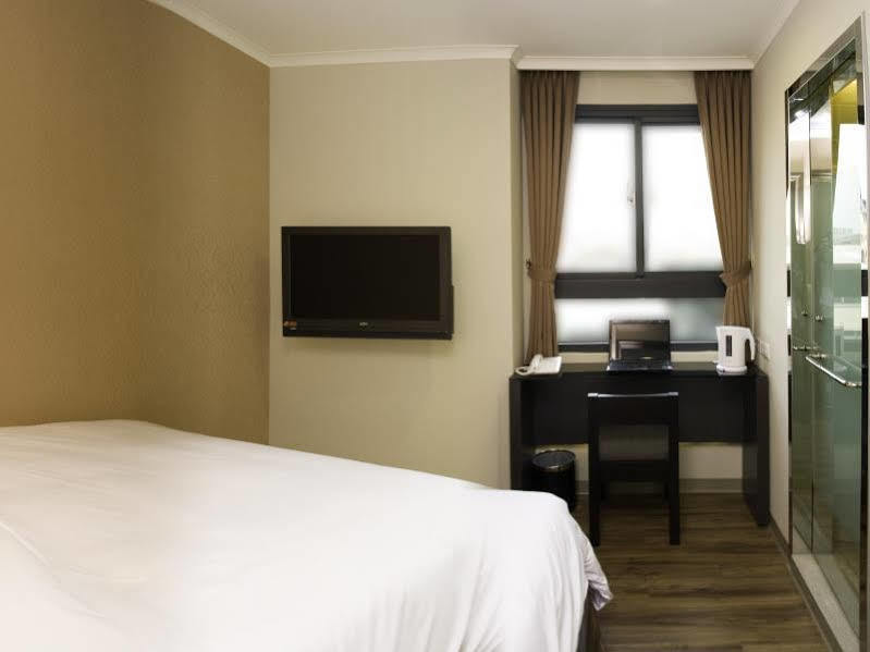 Garden Hotel Tajcshung Kültér fotó