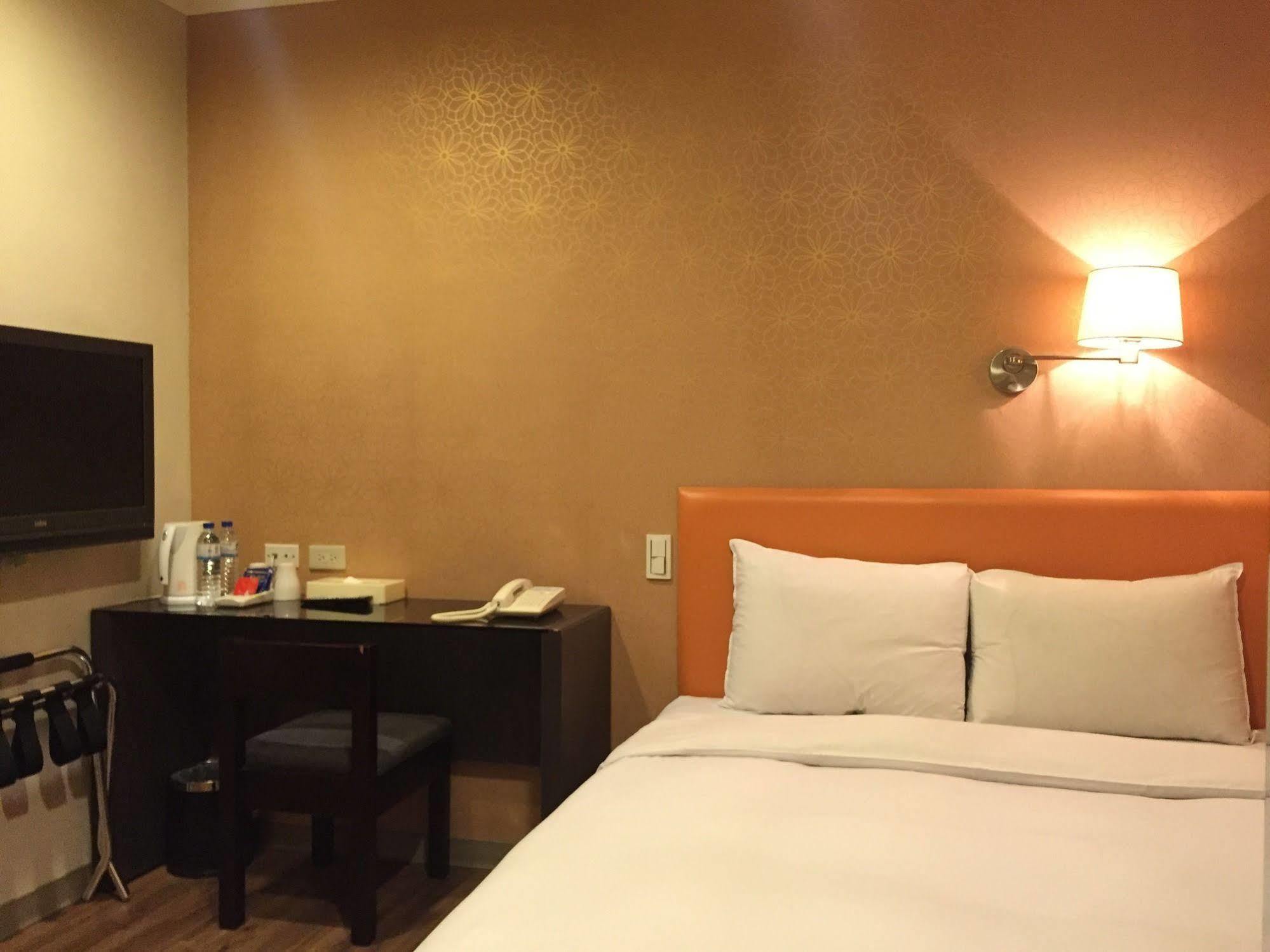 Garden Hotel Tajcshung Kültér fotó