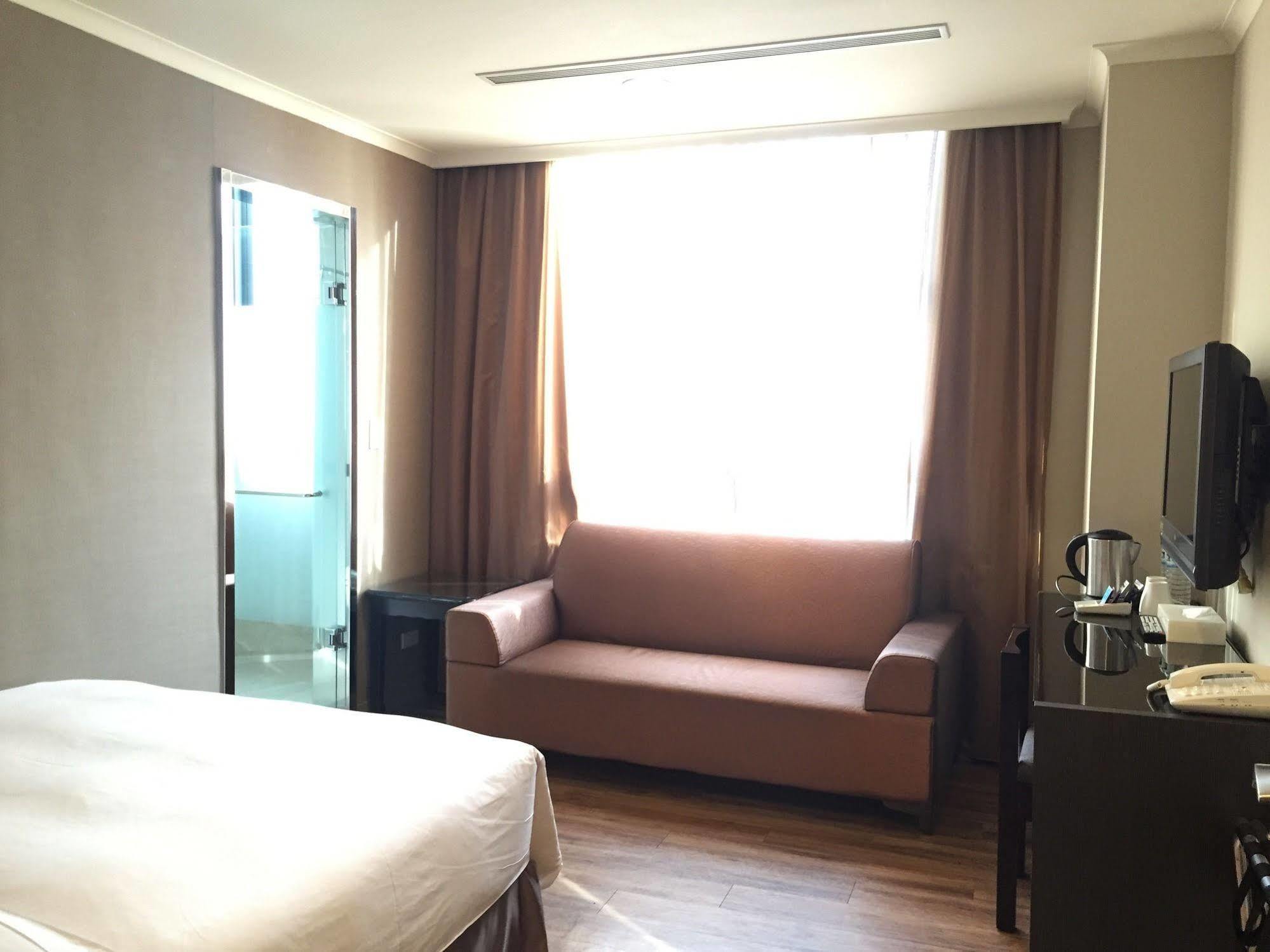 Garden Hotel Tajcshung Kültér fotó