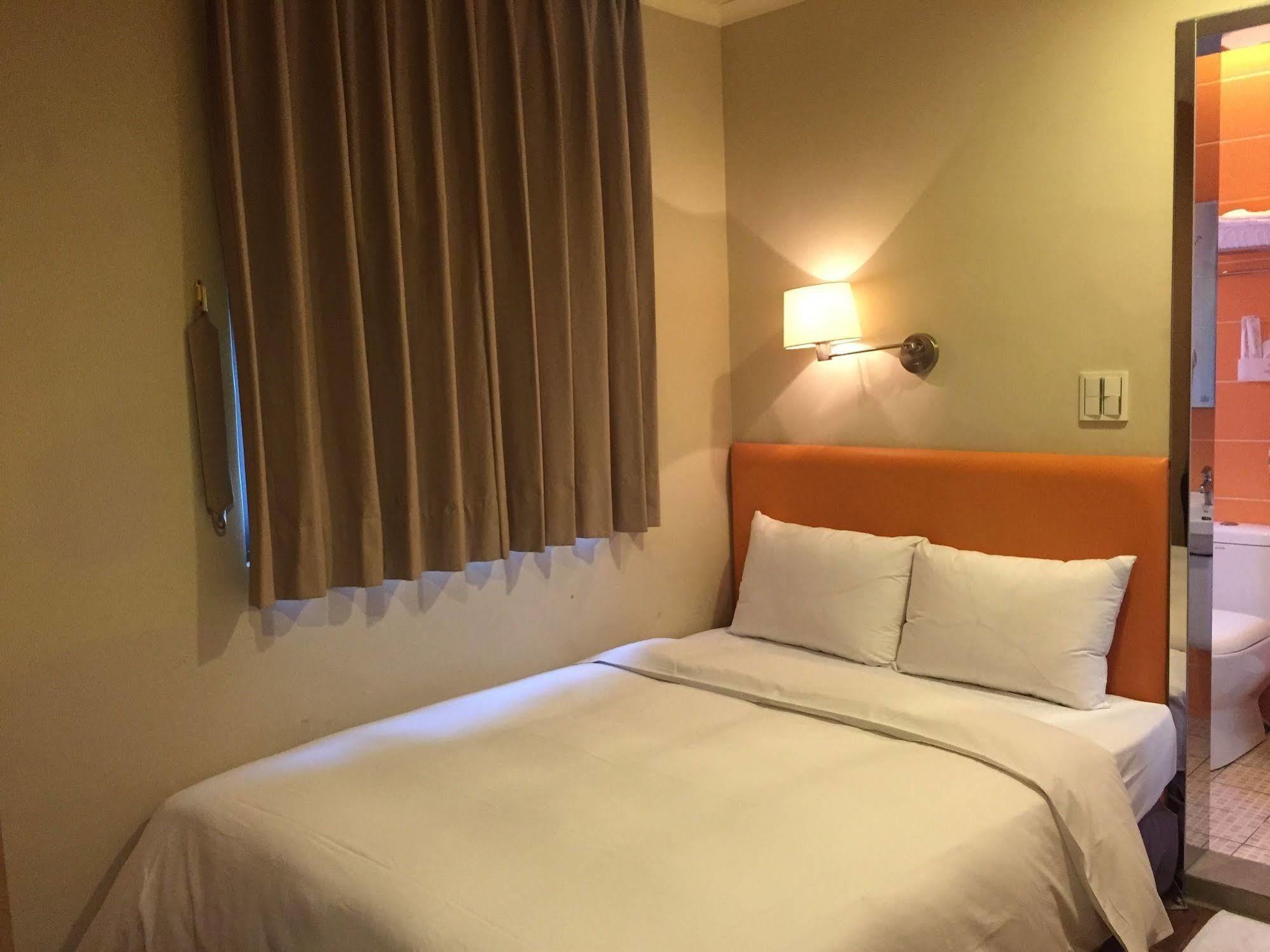 Garden Hotel Tajcshung Kültér fotó