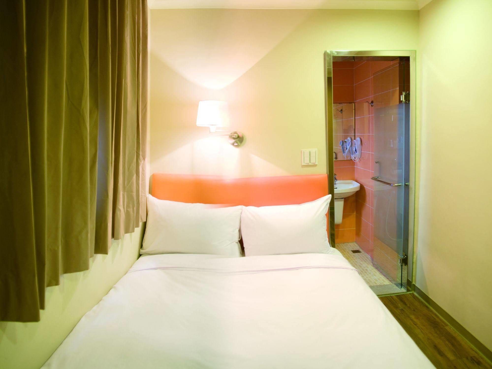Garden Hotel Tajcshung Kültér fotó