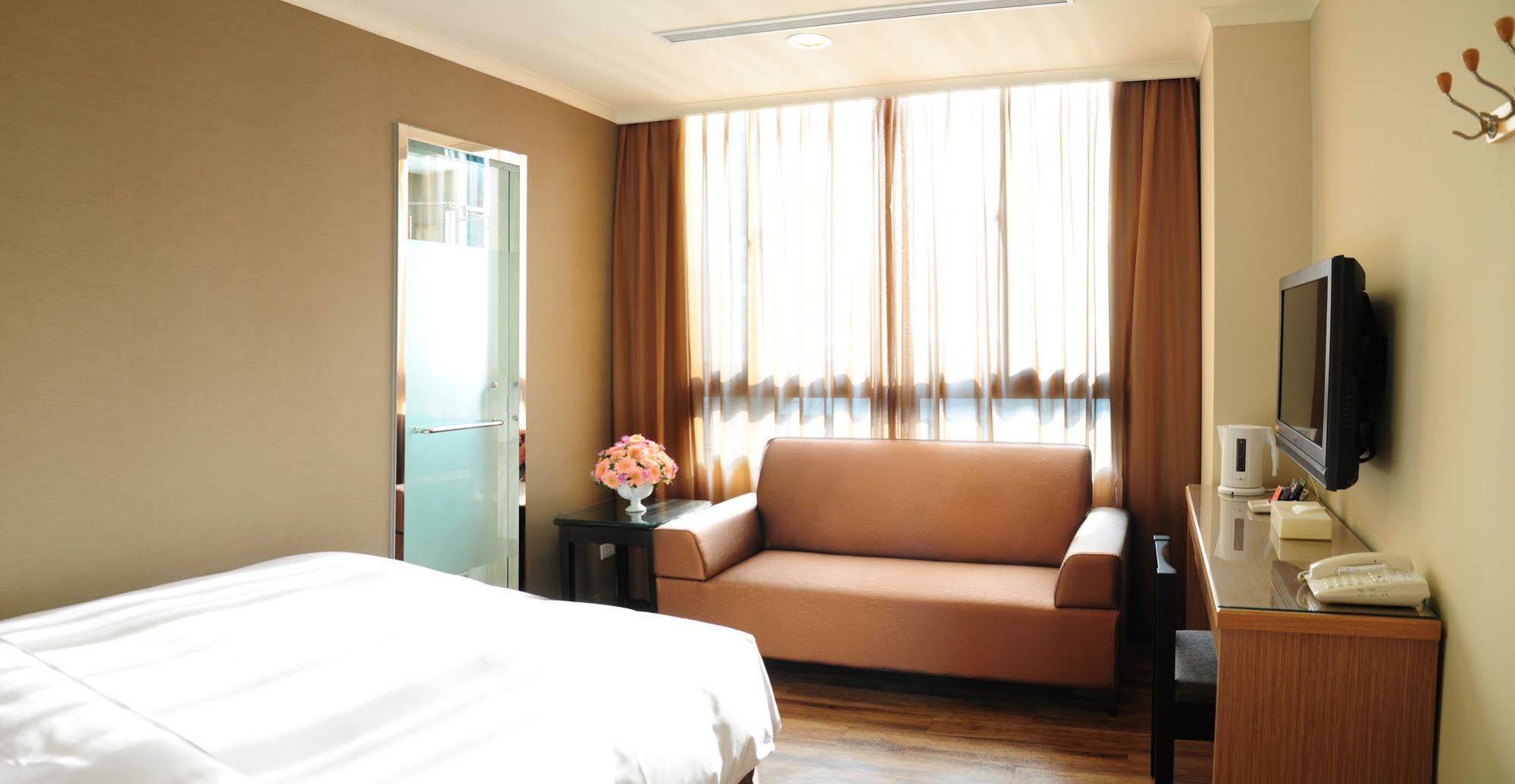 Garden Hotel Tajcshung Kültér fotó