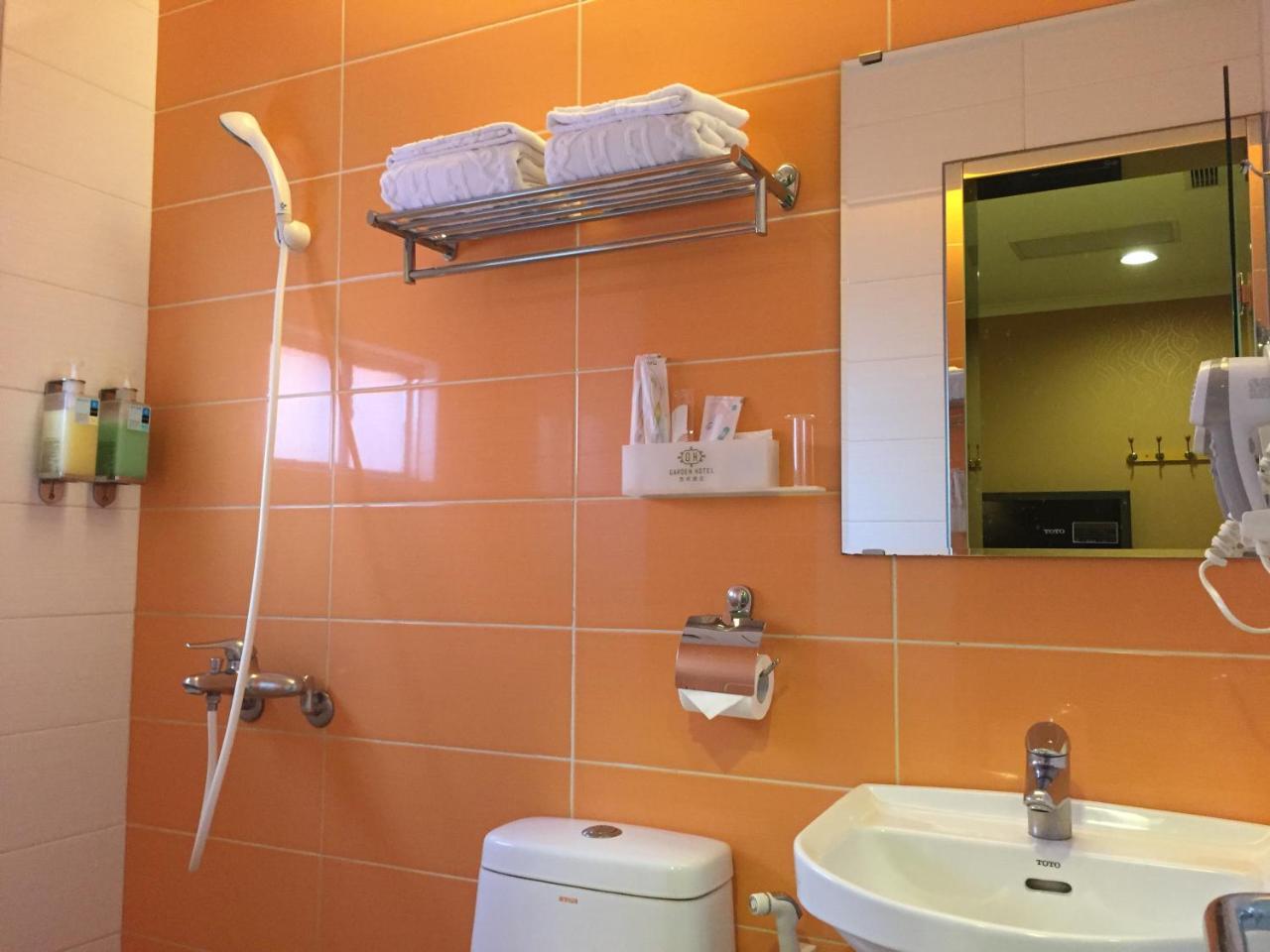 Garden Hotel Tajcshung Kültér fotó